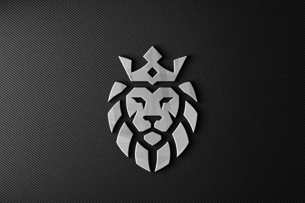 Minimal lion logo vector with crown in AI and EPS format, free for commercial use.
